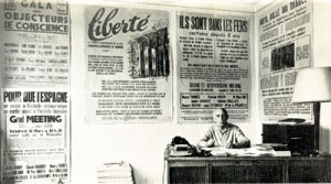 Louis Lecoin au siège du journal Liberté